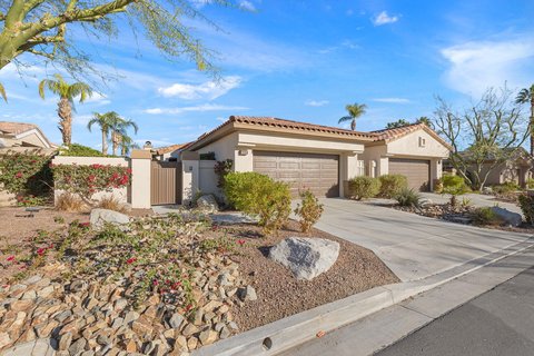 422 Desert Holly Drive, Palm Desert, CA 92211 photo 4