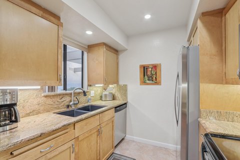 1050 E Ramon Road, 41, Palm Springs, CA 92264 photo 10