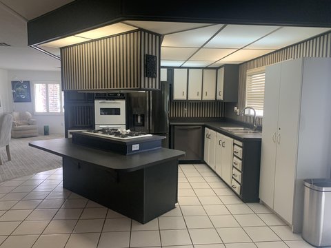 377 Club Circle Drive, Palm Springs, CA 92264 photo 9