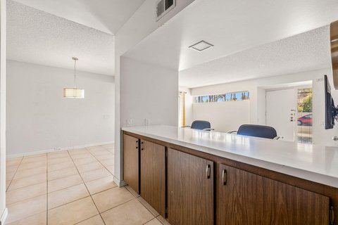2504 N Whitewater Club Drive, C, Palm Springs, CA 92262 photo 11