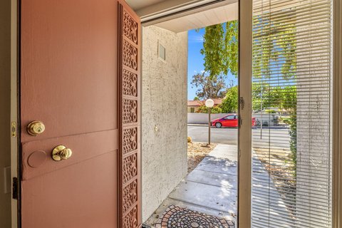 2504 N Whitewater Club Drive, C, Palm Springs, CA 92262 photo 4