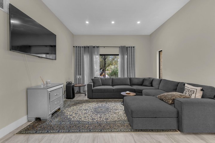 5803 Los Santos Drive, 19, Palm Springs, CA 92264