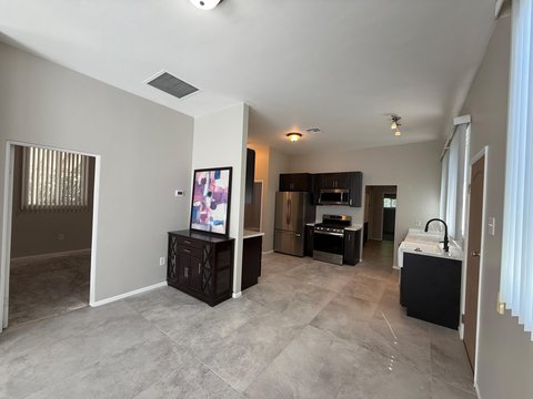 690 S Calle Palo Fierro, Palm Springs, CA 92264 photo 5