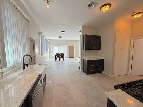690 S Calle Palo Fierro, Palm Springs, CA 92264 photo 6