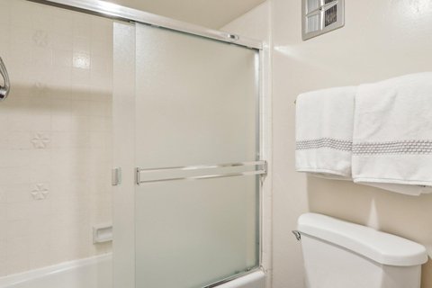 1655 E Palm Canyon Drive, 114, Palm Springs, CA 92264 photo 20
