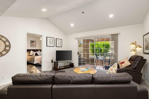 2700 Lawrence Crossley Road, 22, Palm Springs, CA 92264 photo 11