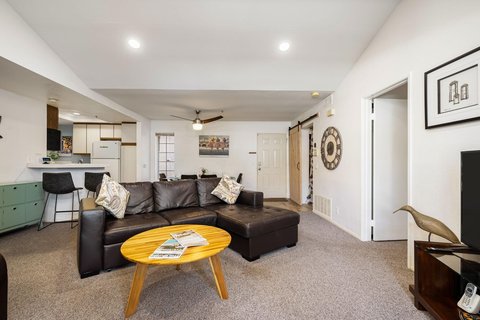 2700 Lawrence Crossley Road, 22, Palm Springs, CA 92264 photo 12