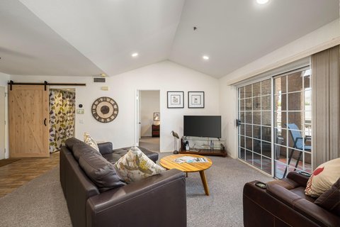 2700 Lawrence Crossley Road, 22, Palm Springs, CA 92264 photo 10