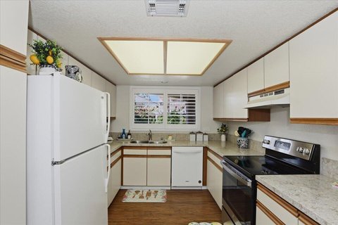 2001 E Camino Parocela, J71, Palm Springs, CA 92264 photo 4