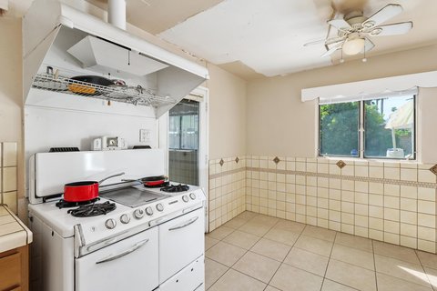 1077 S Riverside Drive, Palm Springs, CA 92264 photo 19