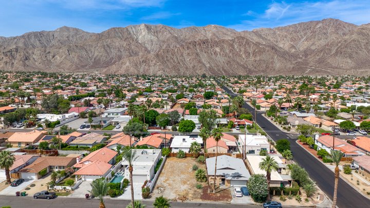 52065 Avenida Navarro, La Quinta, CA 92253
