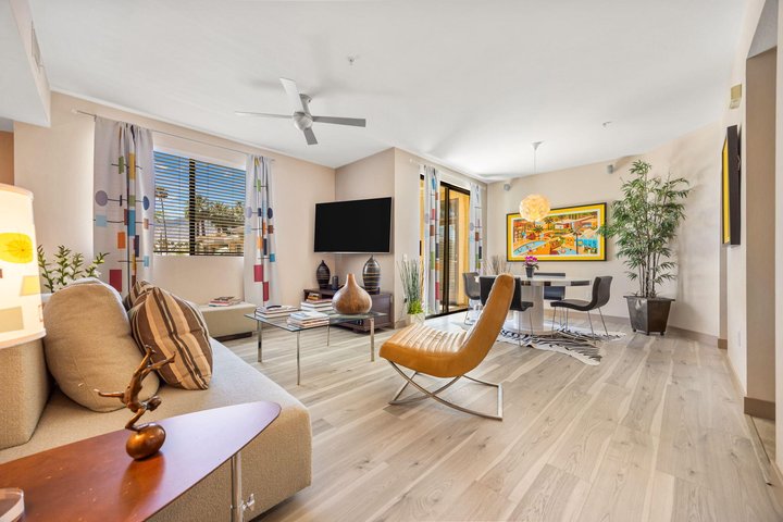 820 E Palm Canyon Drive, 206, Palm Springs, CA 92264