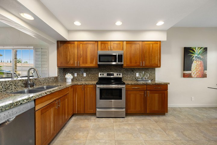 618 Vista Lago Circle N, Palm Desert, CA 92211