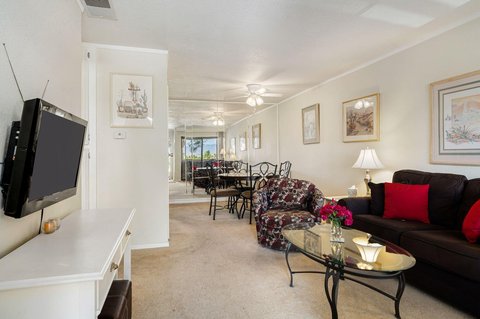 675 N Los Felices Circle W, 204, Palm Springs, CA 92262 photo 12