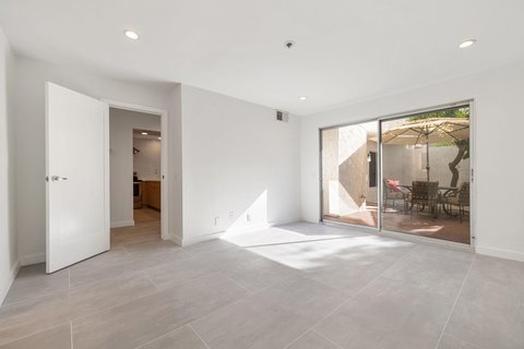 280 South Avenida Caballeros, 102, Palm Springs, CA 92262 photo 15