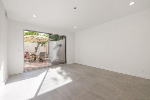 280 South Avenida Caballeros, 102, Palm Springs, CA 92262 photo 16
