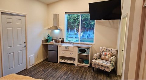 1962 E Baristo Road, Palm Springs, CA 92262 photo 27