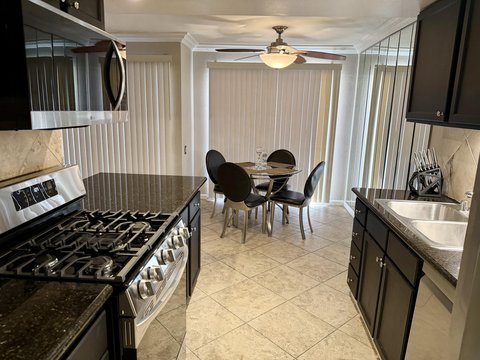 400 N Sunrise Way, 104, Palm Springs, CA 92262 photo 3