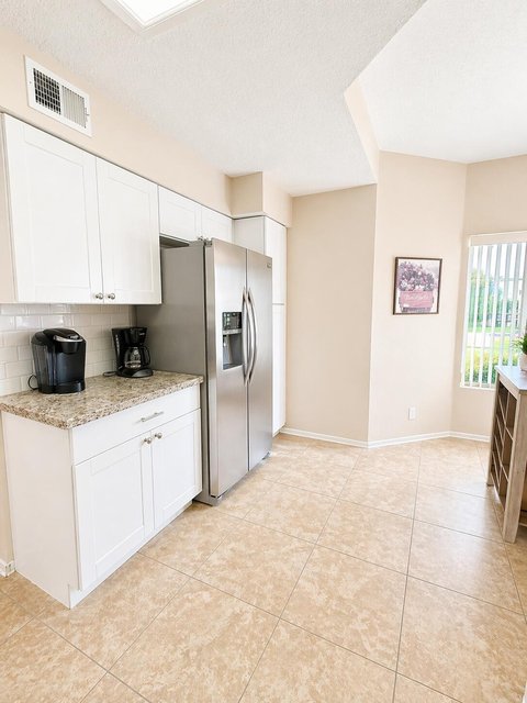 654 Vista Lago Circle N, Palm Desert, CA 92211 photo 16