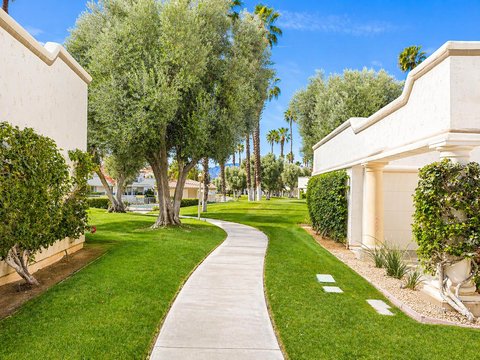654 Vista Lago Circle N, Palm Desert, CA 92211 photo 8