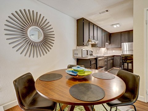 701 Los Felices Circle W, 114, Palm Springs, CA 92262 photo 9