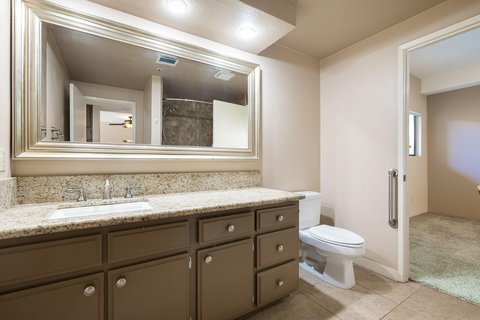 255 S Avenida Caballeros, 111, Palm Springs, CA 92262 photo 15