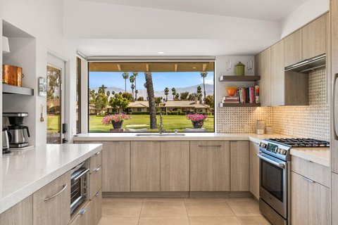 201 Las Lomas, Palm Desert, CA 92260 photo 1