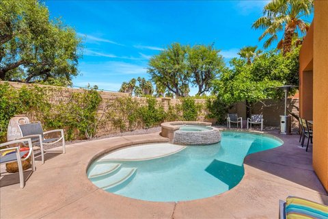 922 Alejo Vista, Palm Springs, CA 92262 photo 2