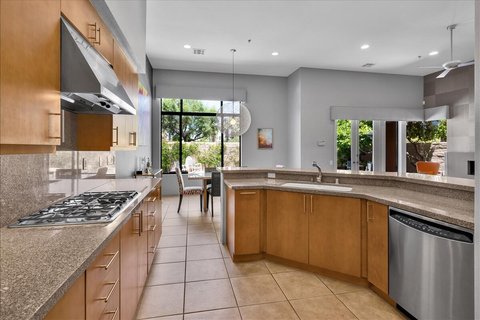 922 Alejo Vista, Palm Springs, CA 92262 photo 5
