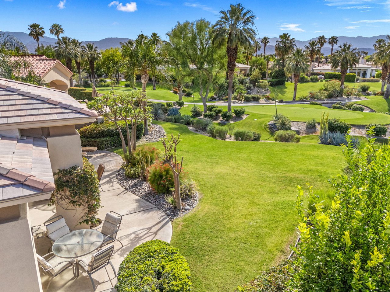 867 Arrowhead Drive, Palm Desert, CA 92211