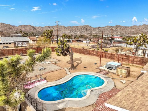 7552 Elk Trail, Yucca Valley, CA 92284 photo 2