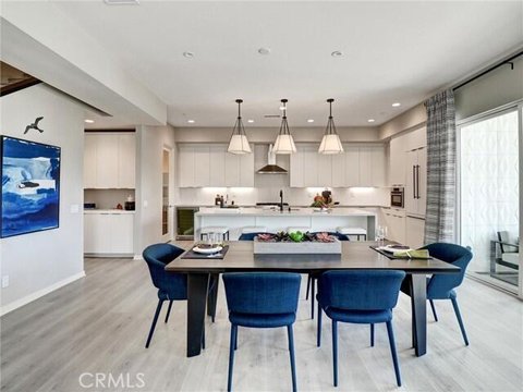 706 Obsidian Loop E, Palm Springs, CA 92264 photo 4