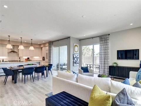 706 Obsidian Loop E, Palm Springs, CA 92264 photo 5