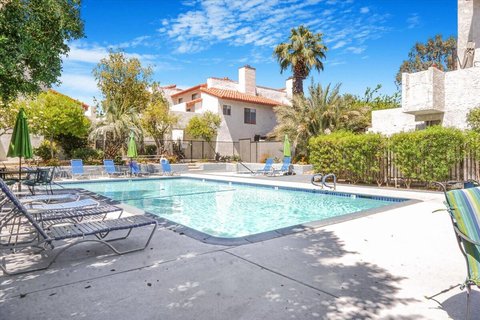 280 S Avenida Caballeros, 209, Palm Springs, CA 92262 photo 2
