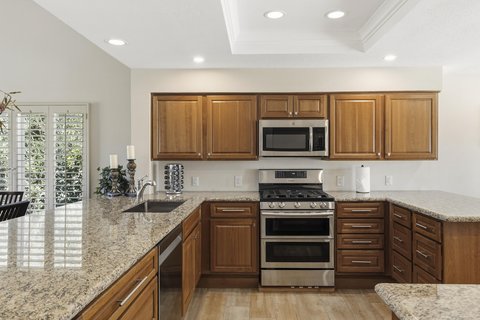 667 Vista Lago Circle N, Palm Desert, CA 92211 photo 9