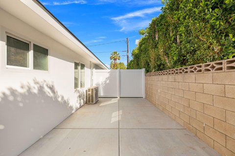 1372 E Camino Primrose, Palm Springs, CA 92264 photo 25
